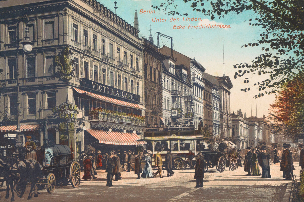 Unter den Linden street in Berlin, 1920s