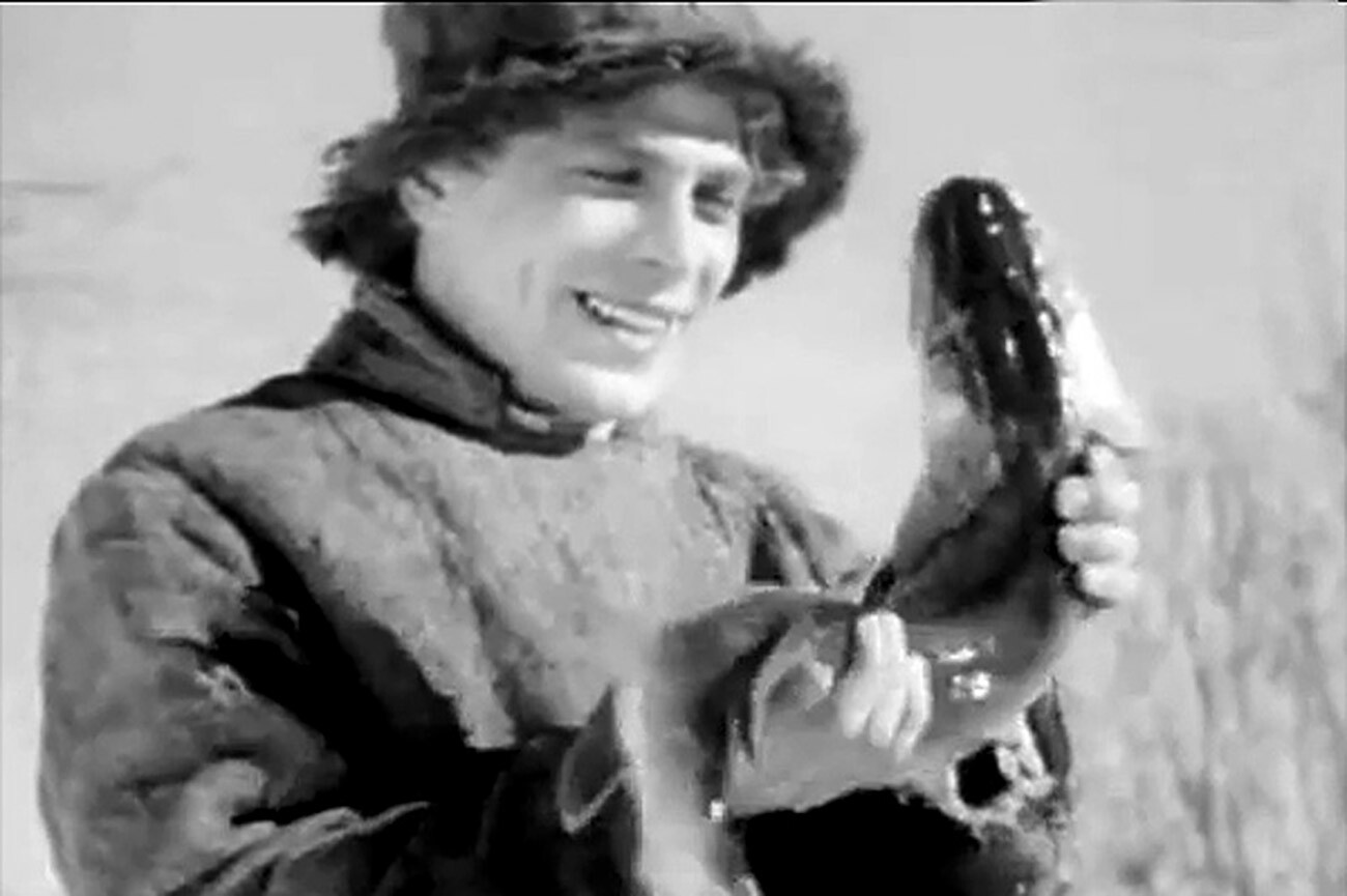 Una scena tratta dal film “At the Pike's Behest” (titolo originale: По щучьему веленью, Po shchuch’emu velen’ju), del 1938