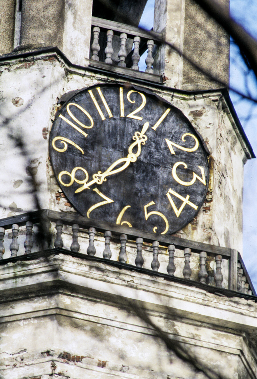 Ura na urnem stolpu, nekdanjem zvoniku katedrale, zgrajenem leta 1494