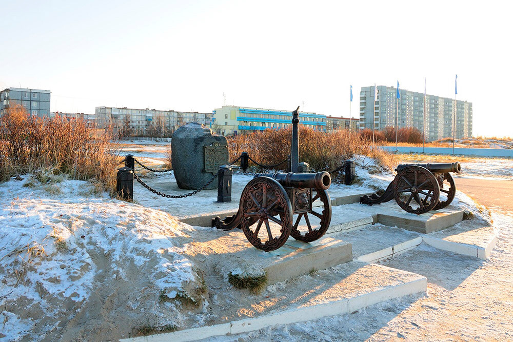 Monument to Richard Chancellor and UK-Russia relations