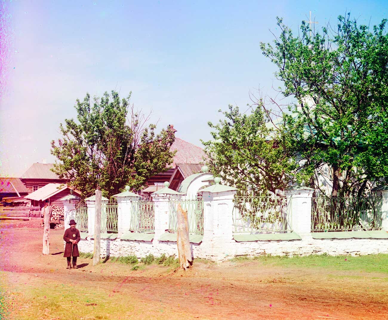 Clôture autour de la chapelle de l’Archange Michel (sanctuaire de Michel Nikititch Romanov). 1913 
