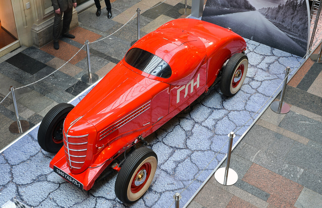 Automobil GAZ-GL-1 (1940) na otvaranju povijesne izložbe automobila marke GAZ „Heroji svog vremena“ u GUM-u.