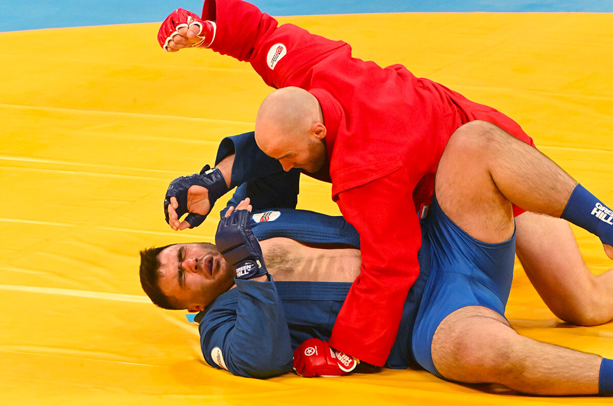 Wrestlers in the final bout of the tournament 