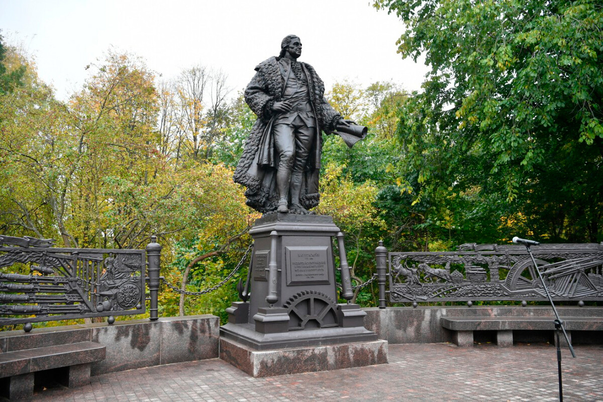 Denkmal für Charles Gascoigne in Petrosawodsk.
