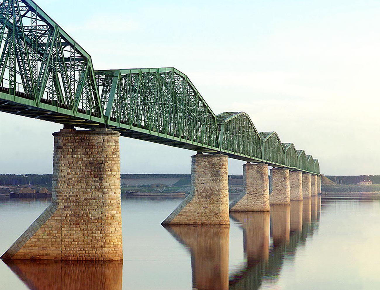 カマ川に架かる鉄道橋（ペルミ）