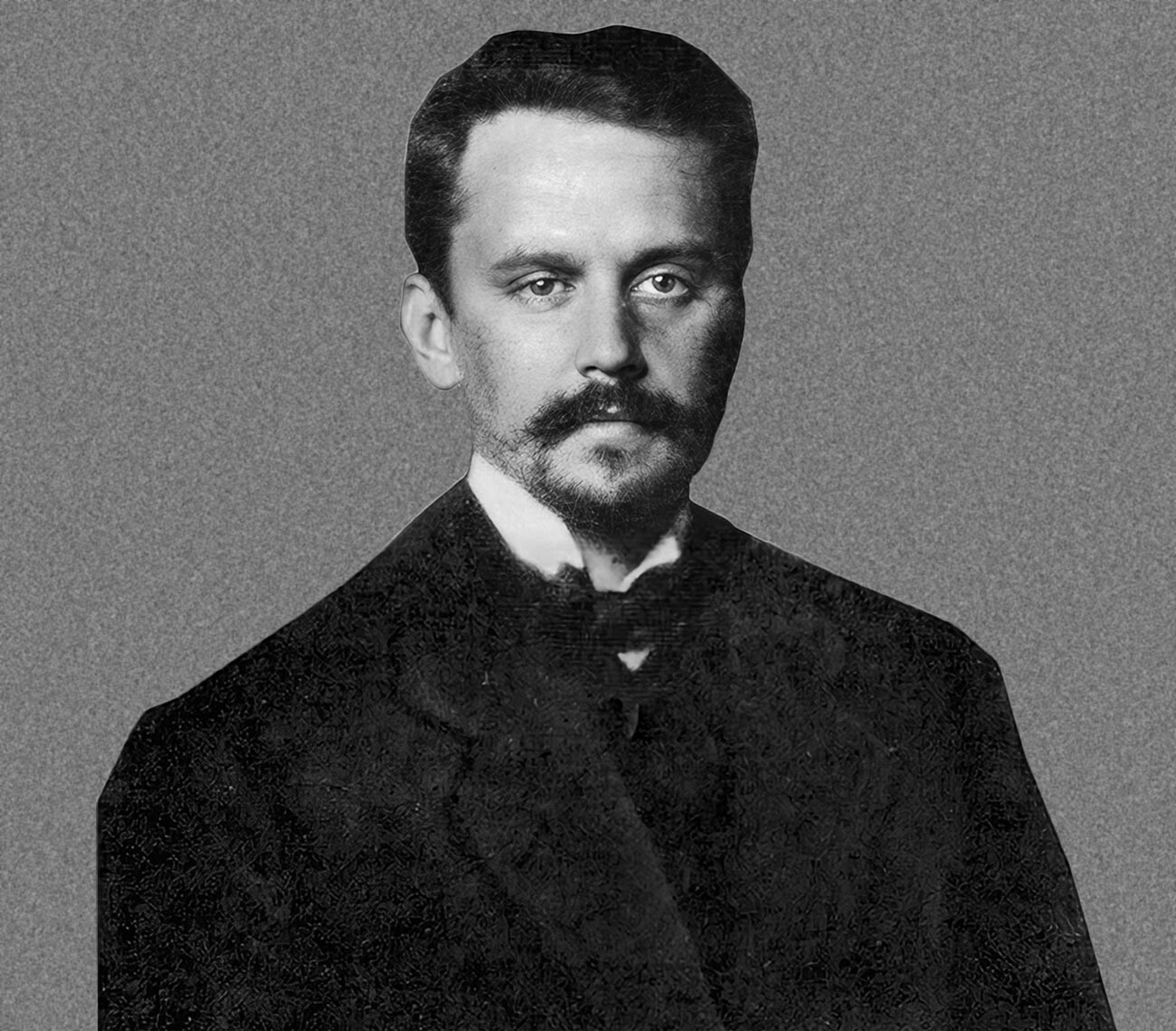 Vladimir Aleksandrovič Frolov (1874, Sankt Peterburg - 3. februar 1942, Leningrad) - ruski umetnik, mojster mozaika; sin umetnika A. N. Frolova