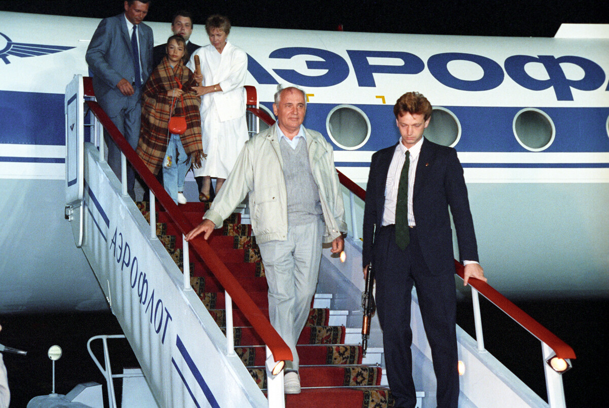 Mikhail Gorbachev tiba di Moskow, 22 Agustus 1991.