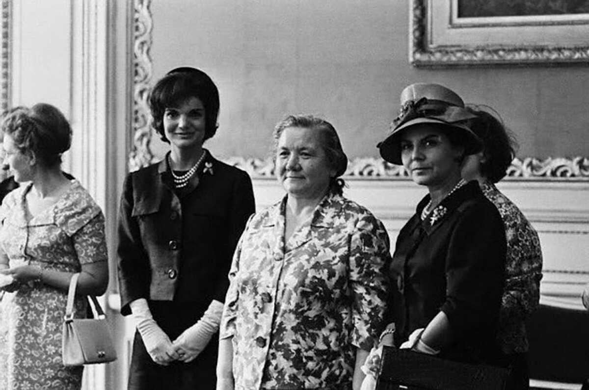 Jacqueline Kennedy e Nina Khrushcheva

