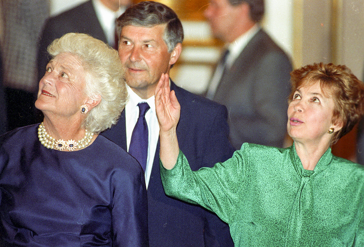 Raïssa Gorbatcheva et Barbara Bush lors de la visite du président américain George H.W. Bush à Moscou, en 1991

