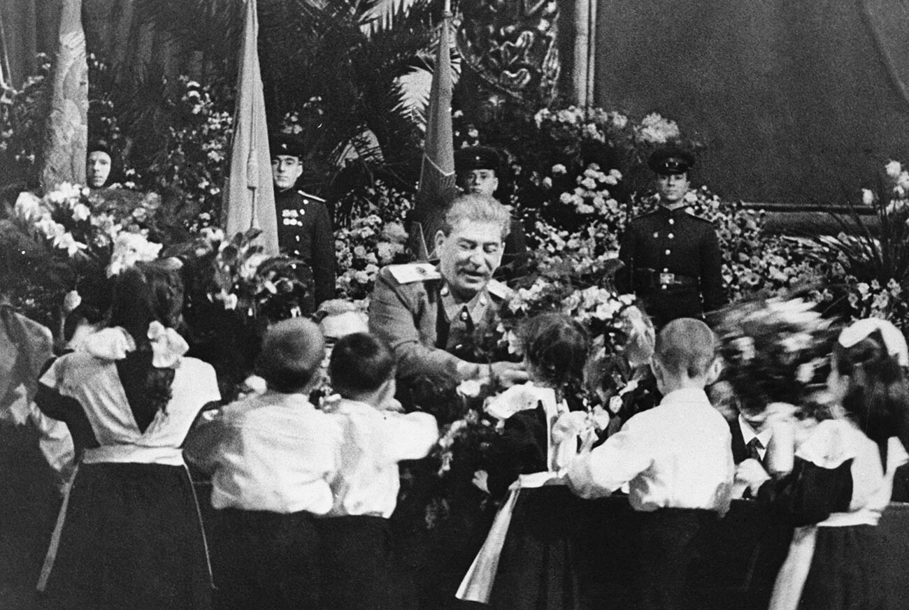 Stalin während der Feierlichkeiten zu seinem 70. Geburtstag.
