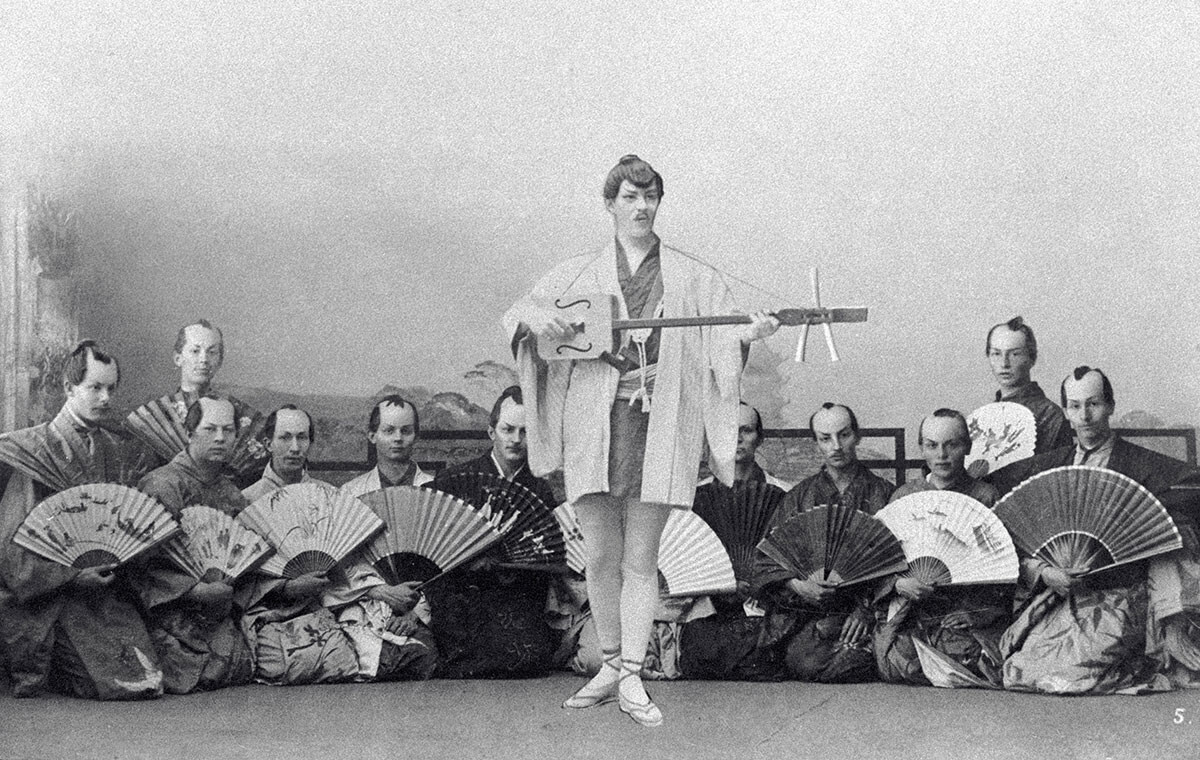 Konstantín Stanislavski como Nanki-Poo en la ópera cómica de Arthur Sullivan 'El Mikado' en 1890.