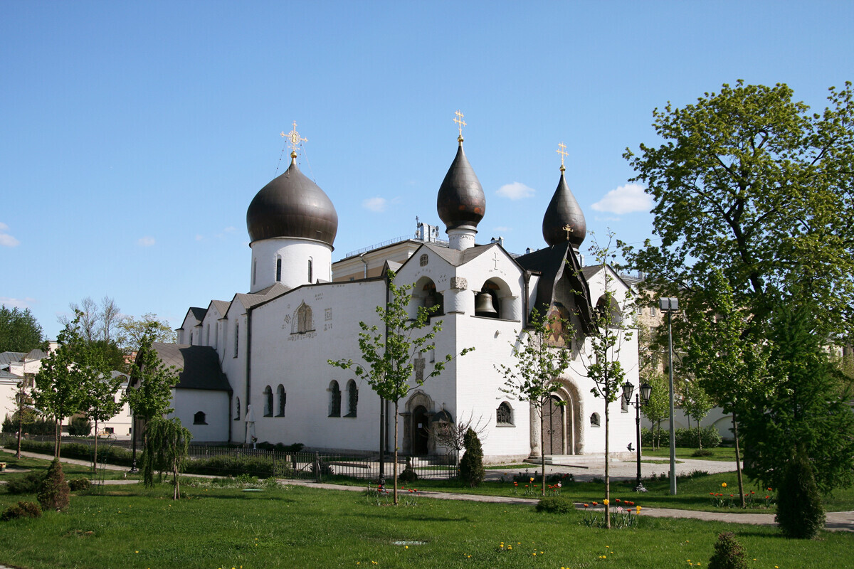 Catedral da Santa Proteção (Pokrovski) no Convento Marfo-Mariinski
