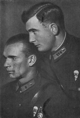 L. G. Minov (izquierda)