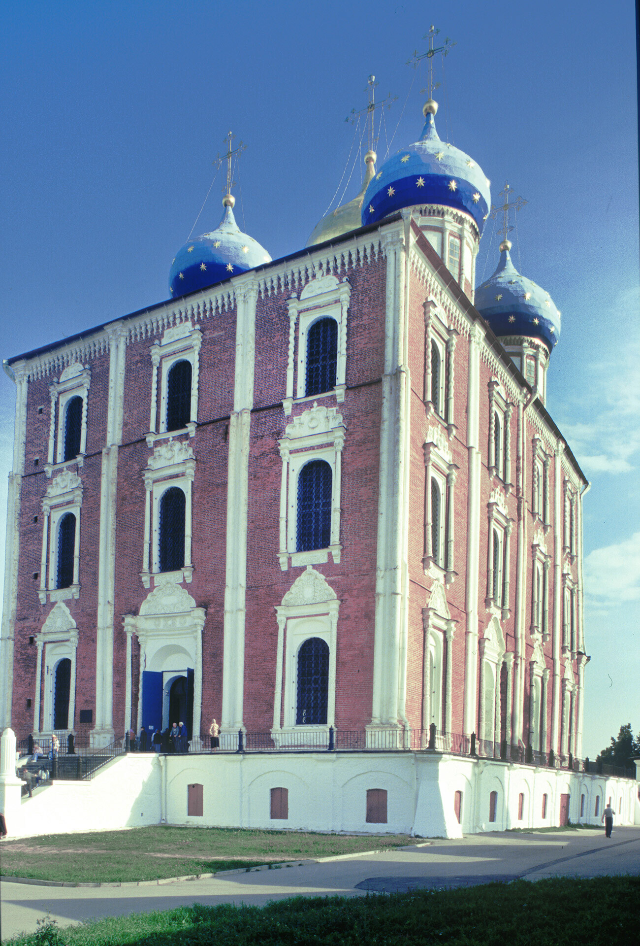 Kremlin de Riazán. Catedral de la Dormición de la Virgen, vista suroeste. 28 de agosto de 2005. 