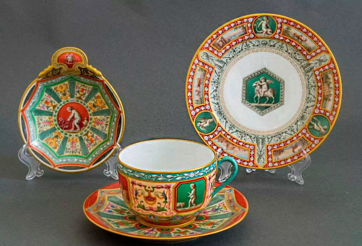 A plate, a caviar dish and a saucer from the Raphael Service