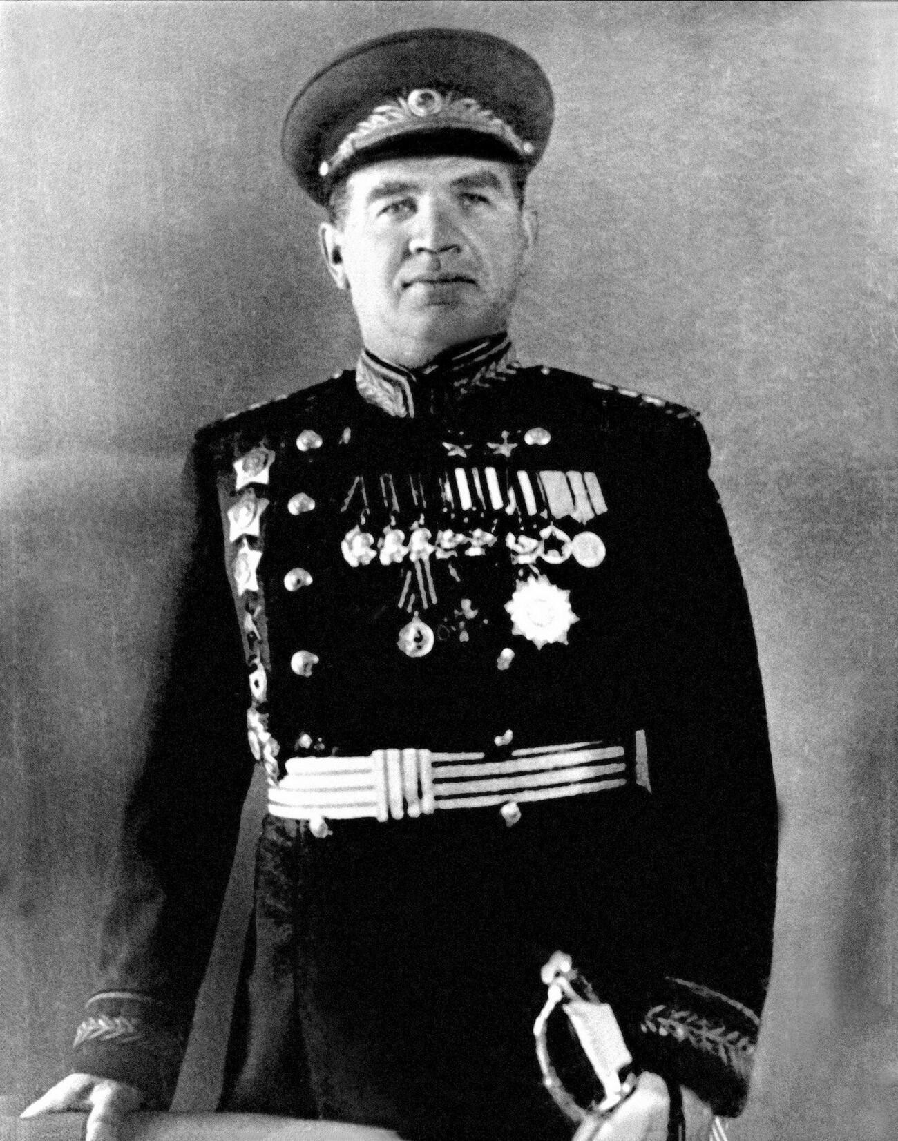 Двоструки Херој Совјетског Савеза, генерал-пуковник Василиј Чујков У парадној униформи.