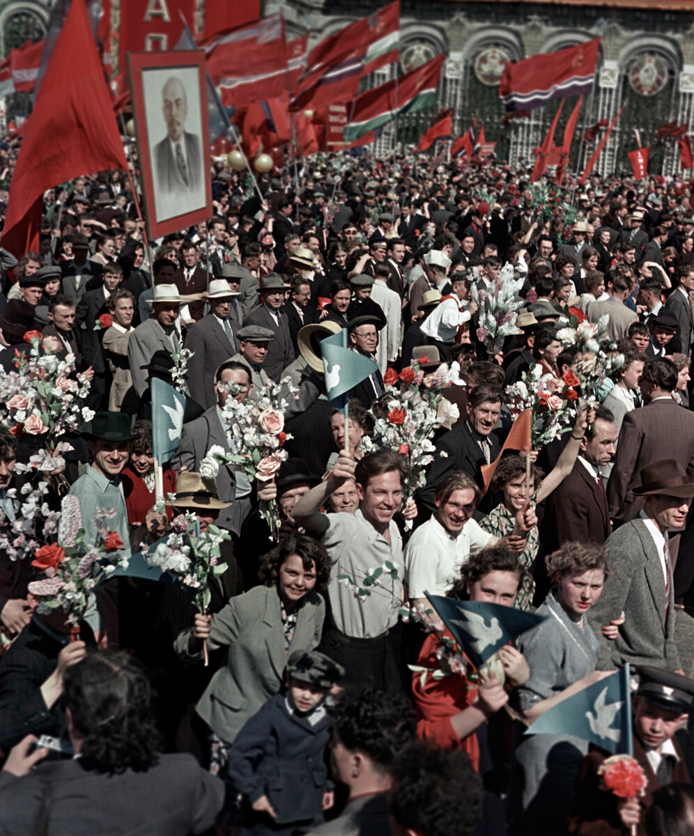  Parada do primeiro de maio em Moscou, 1957.