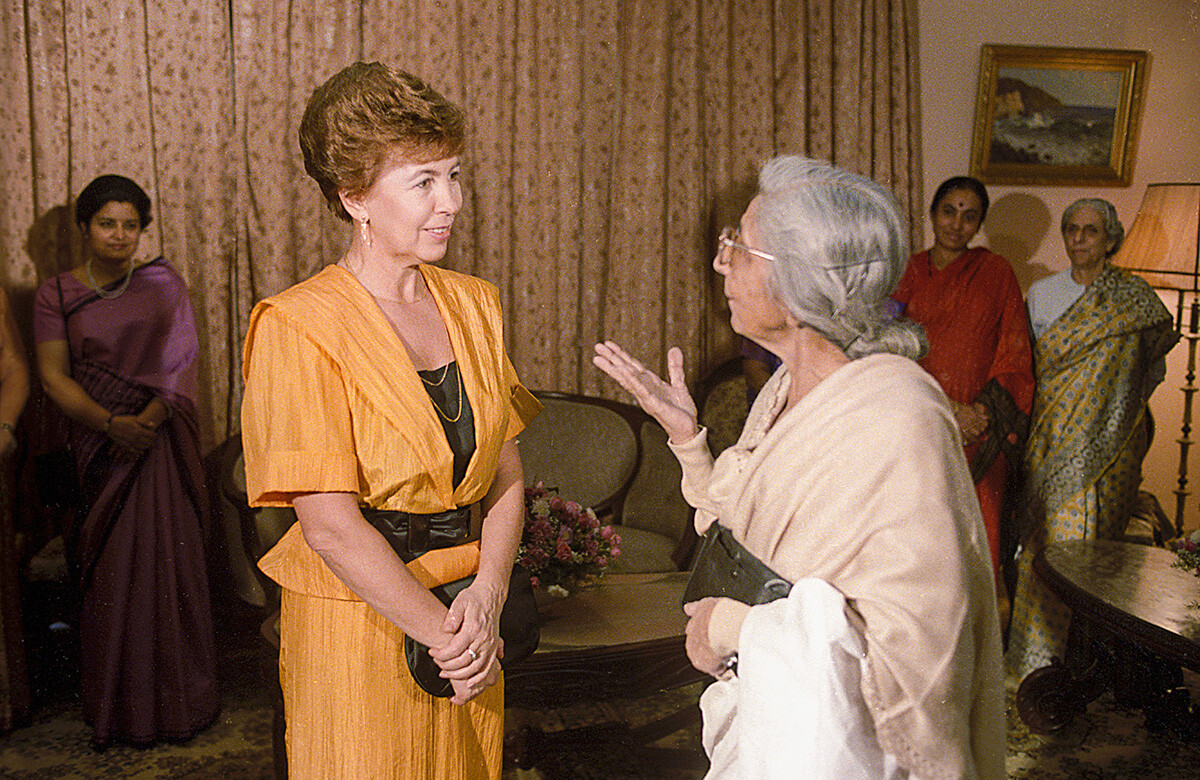 Raissa Gorbatschowa in Indien, 1986.

