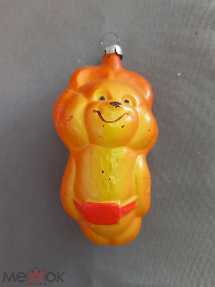 Hiasa pohon berbentuk beruang maskot Olimpiade Moskow.