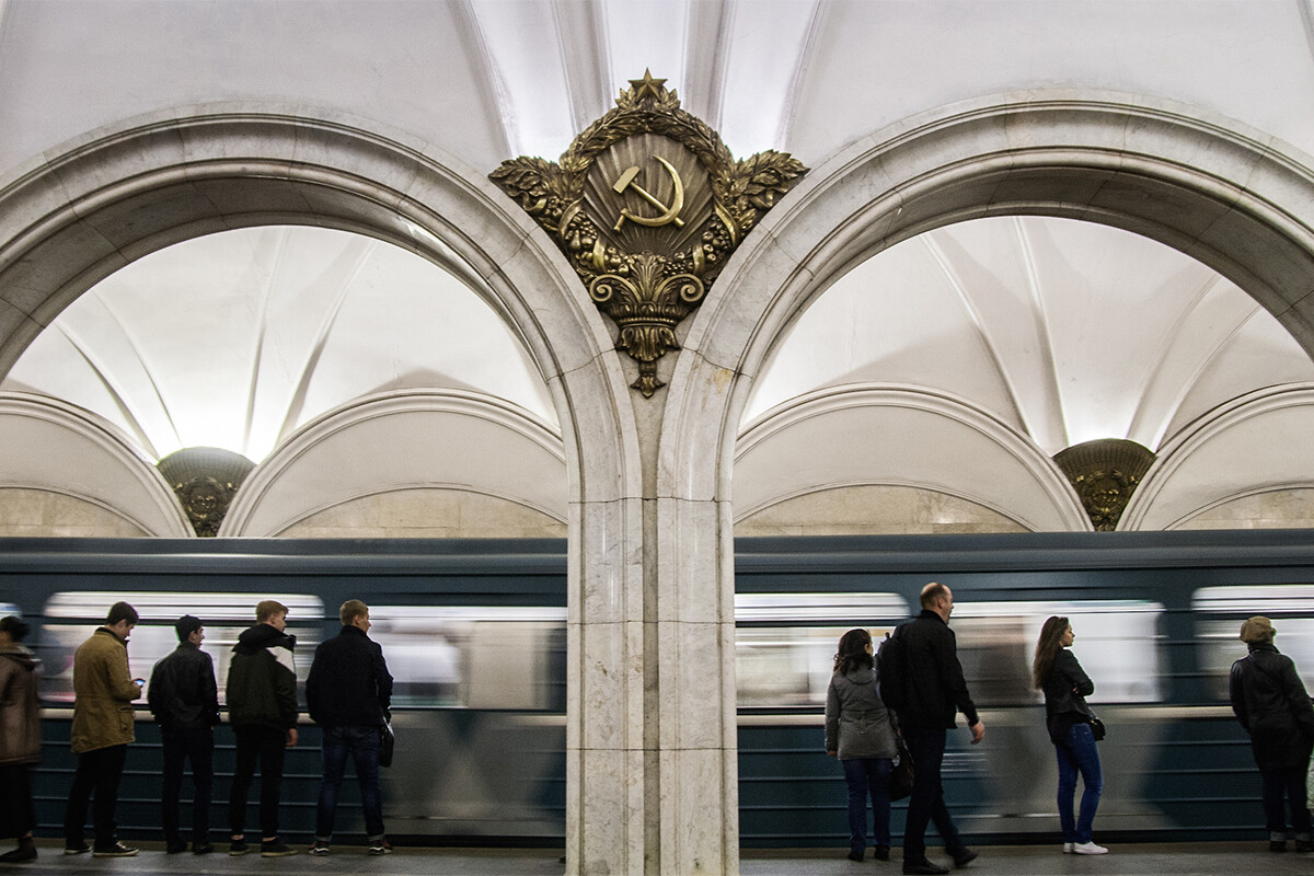 Места в метро. 1999 Moscow Metropolitan метрополитен Москвы. Красивые места метро Москва. Место метро. Тульская станция метро Москва.