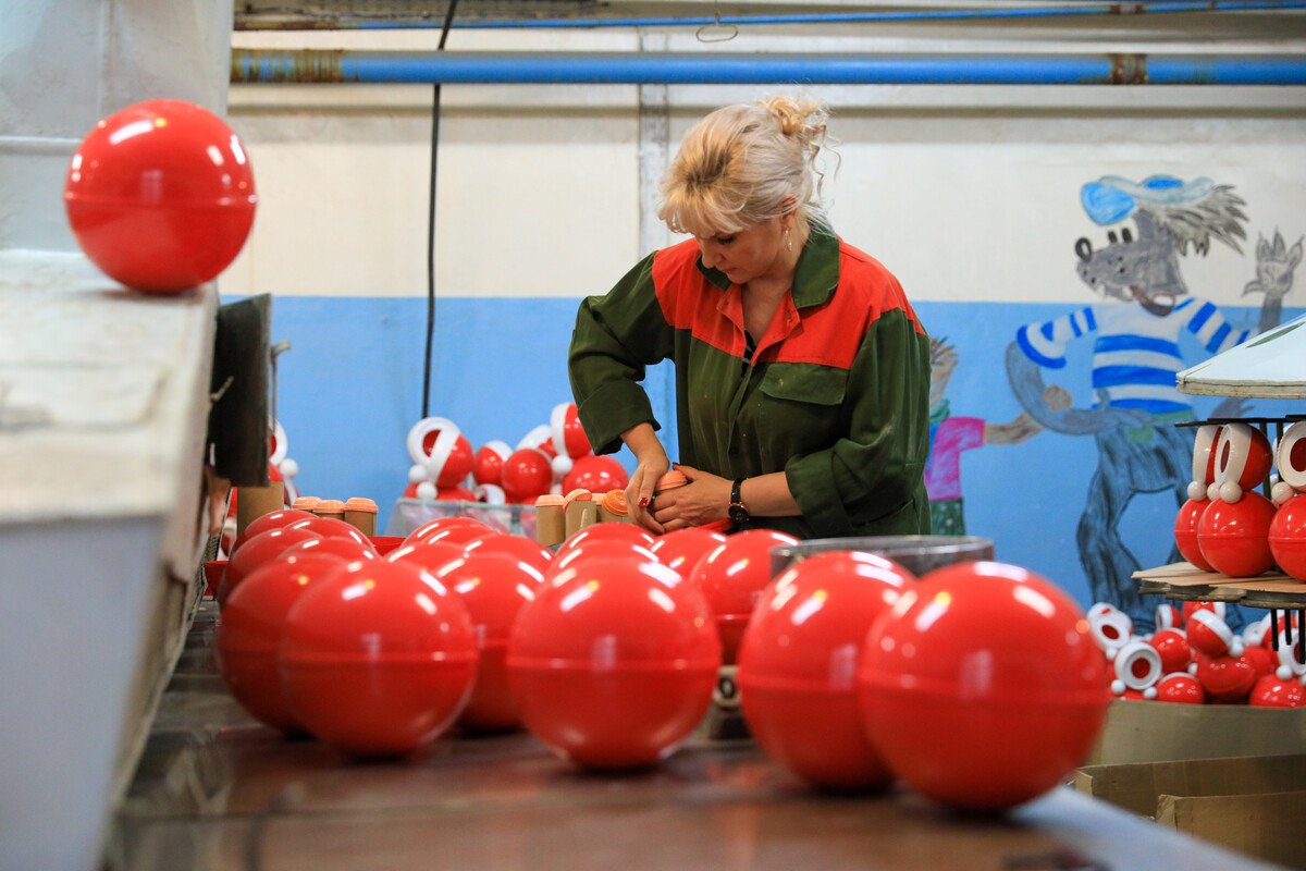 Producción de nevaliashka en la Fábrica de Pólvora de Tambov