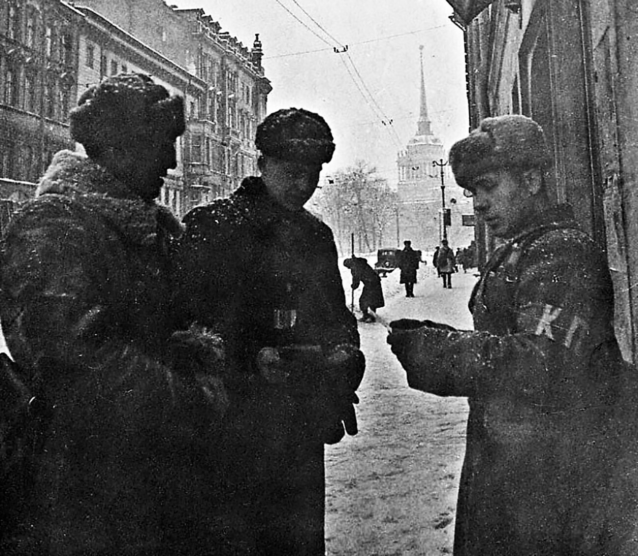 Leningrad yang terkepung. Pemeriksaan Dokumen.