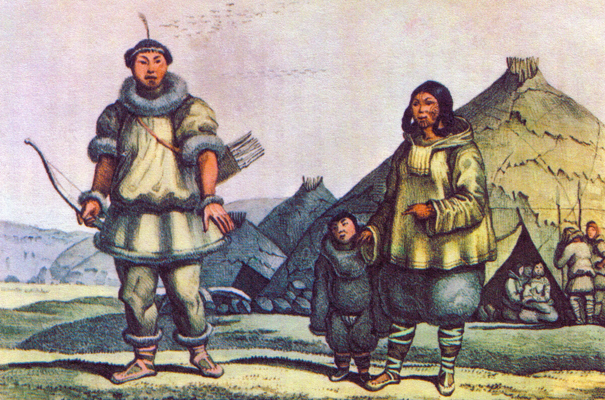 Una famiglia di Chukchi davanti alla propria casa vicino allo Stretto di Bering
