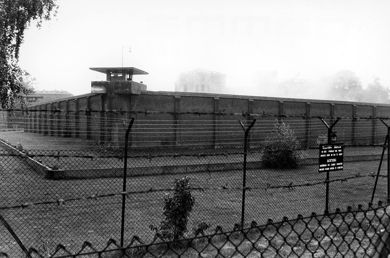 Разрушаването на затвора на Шпандау