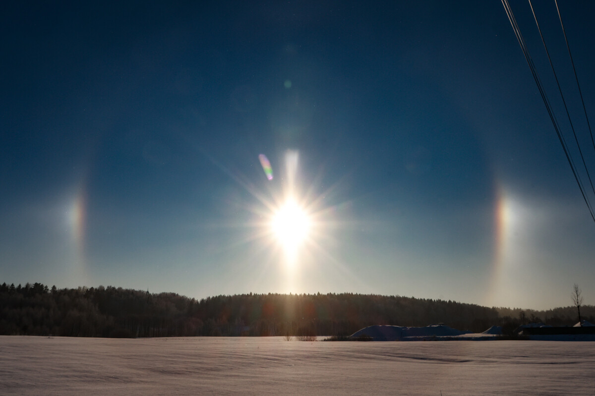 Drei Sonnen (Halo) in der Region Moskau.