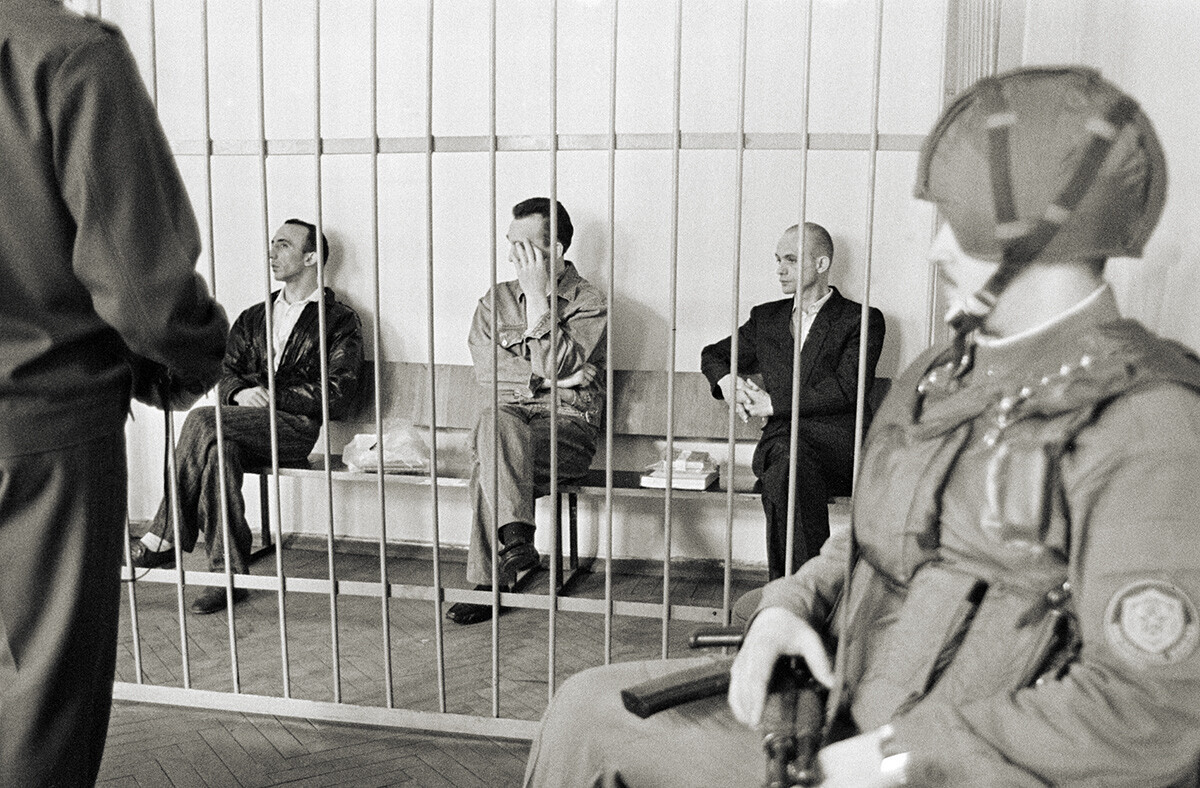 El juicio de Maduev y otros criminales en San Petersburgo en 1994.