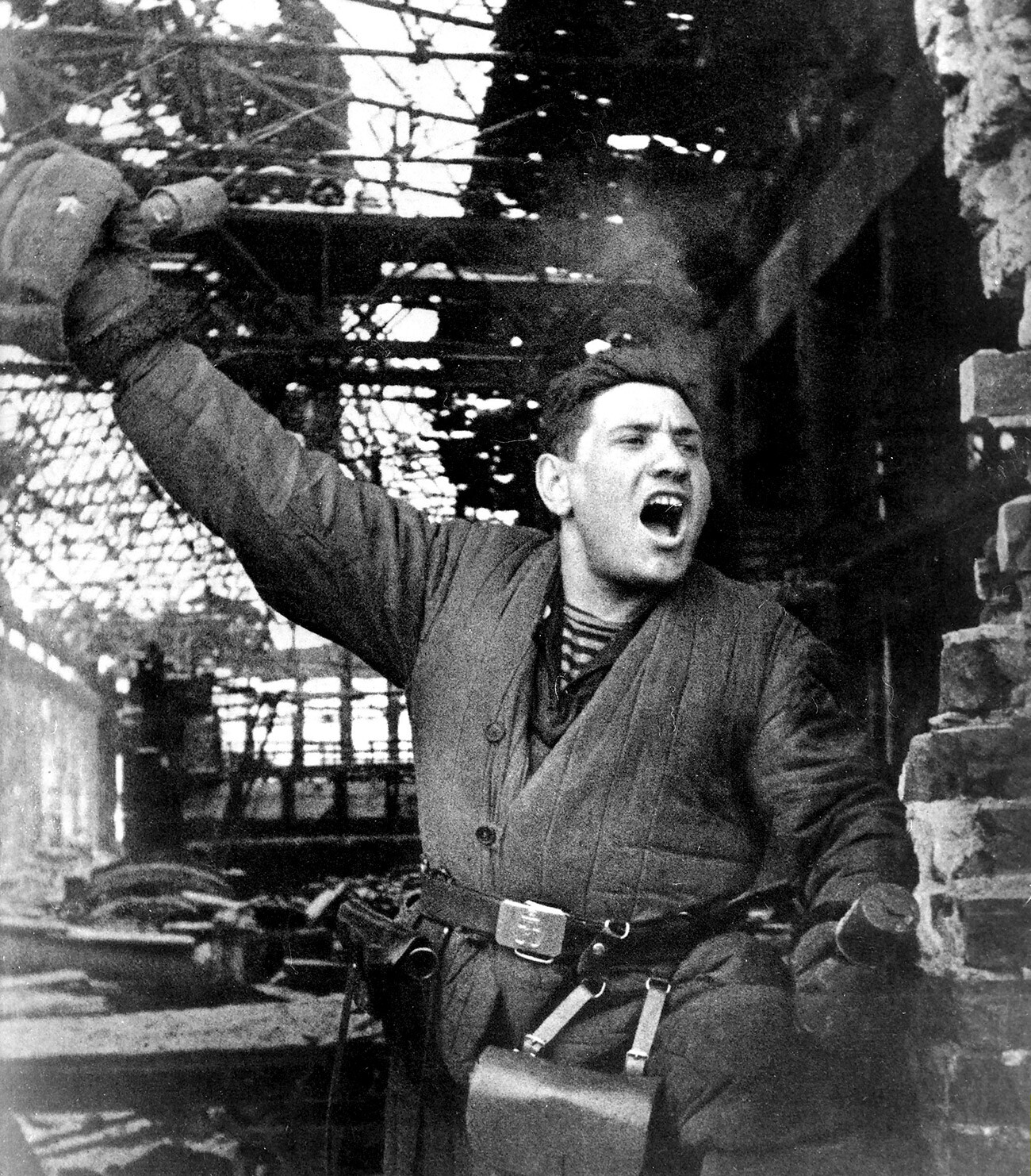 Istočni front. Staljingradska bitka. Sovjetski vojnik. 1942.