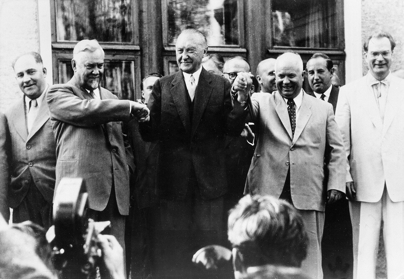 Nikolai Bulganin, Konrad Adenauer und Nikita Chruschtschow in Moskau.