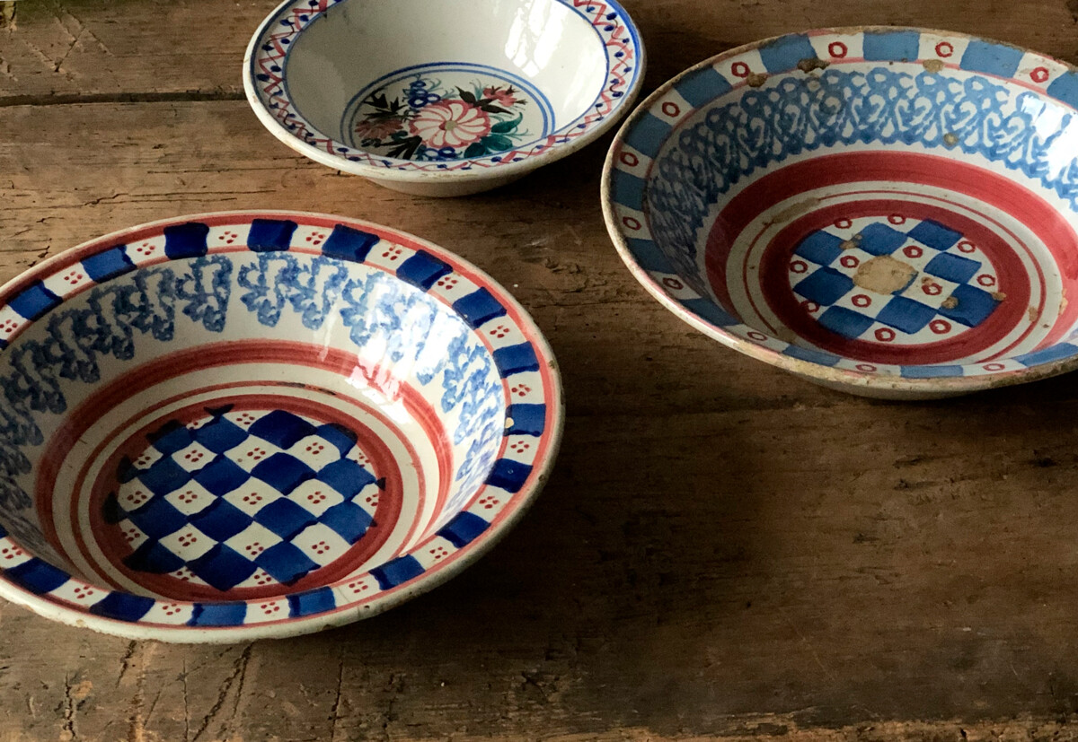  Селска посуда, от асортимента на фабрика М.С. и И.Е. Кузнецови, Я.Т. Фартални, фаянс, края на XIX век 