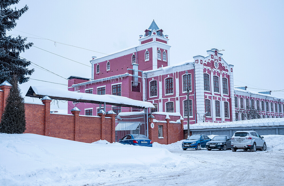 Зградата на Павлопосадската мануфактура за шалови.

