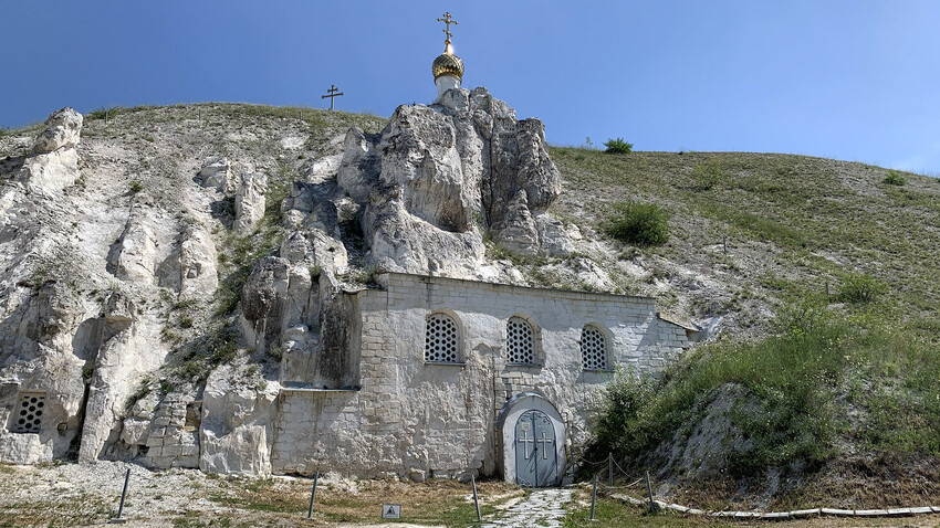Дивногорје: како изгледа манастир уклесан у креди (ФОТО) - Russia ...