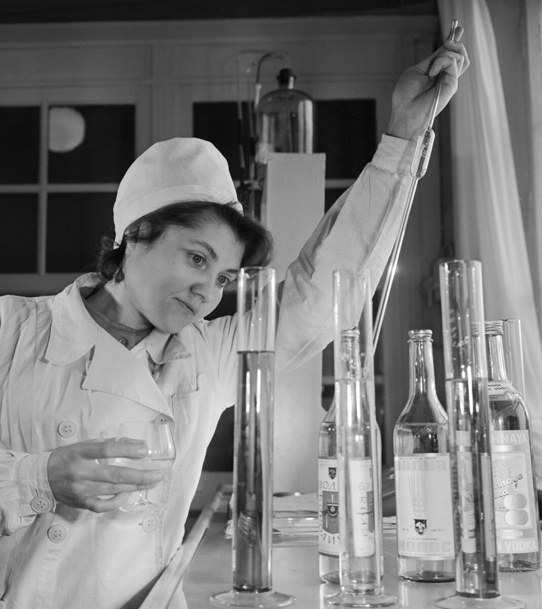 Diya Timokhina, pencipta beberapa jenis vodka, 1968.
