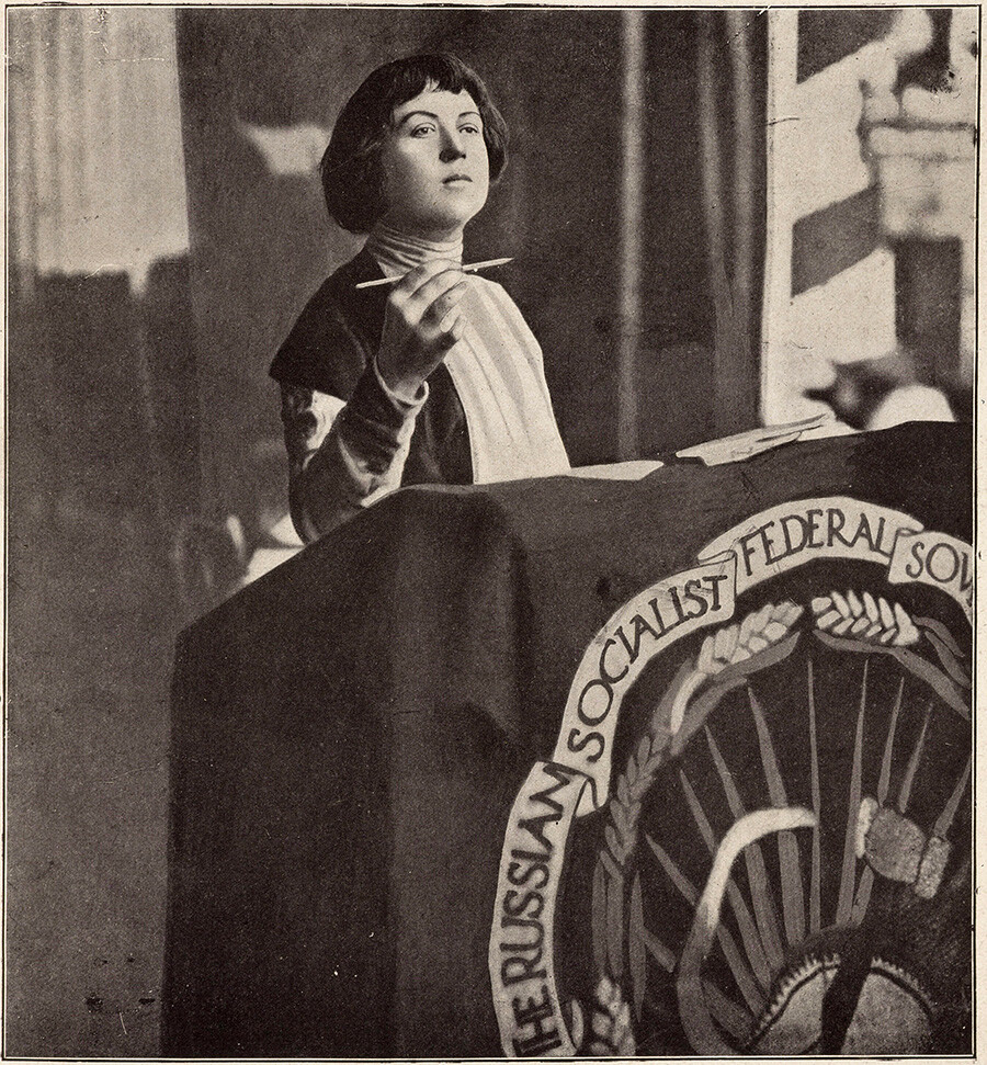 Другарката Колонтай (1872-1952), председател на Комунистическия женски интернационал. Снимка, взета от книгата 
