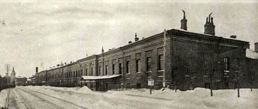 Imperatorska tovarna porcelana leta 1904
