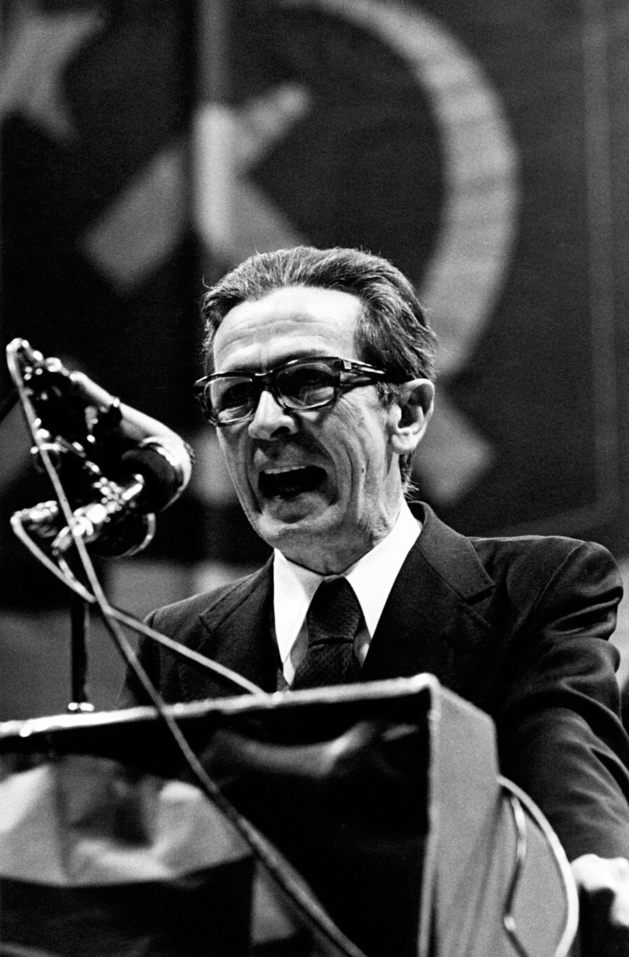 El Secretario del Partido Comunista Italiano Enrico Berlinguer