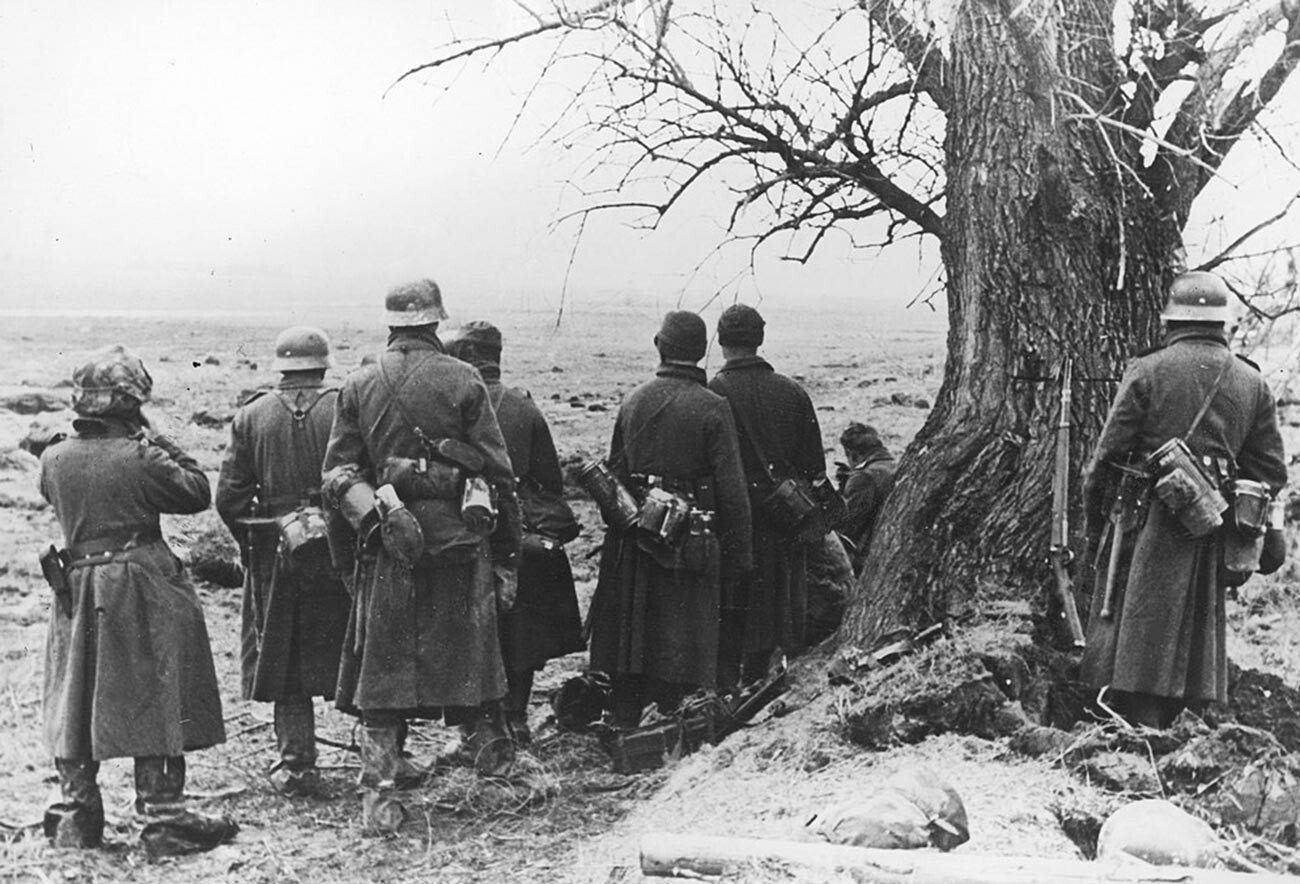 Soldados alemanes cerca de Járkov.