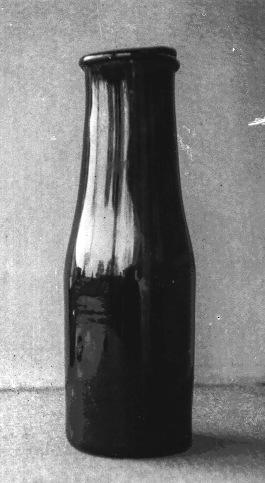 Nicolas Appert invented preserved food in glass bottles. 