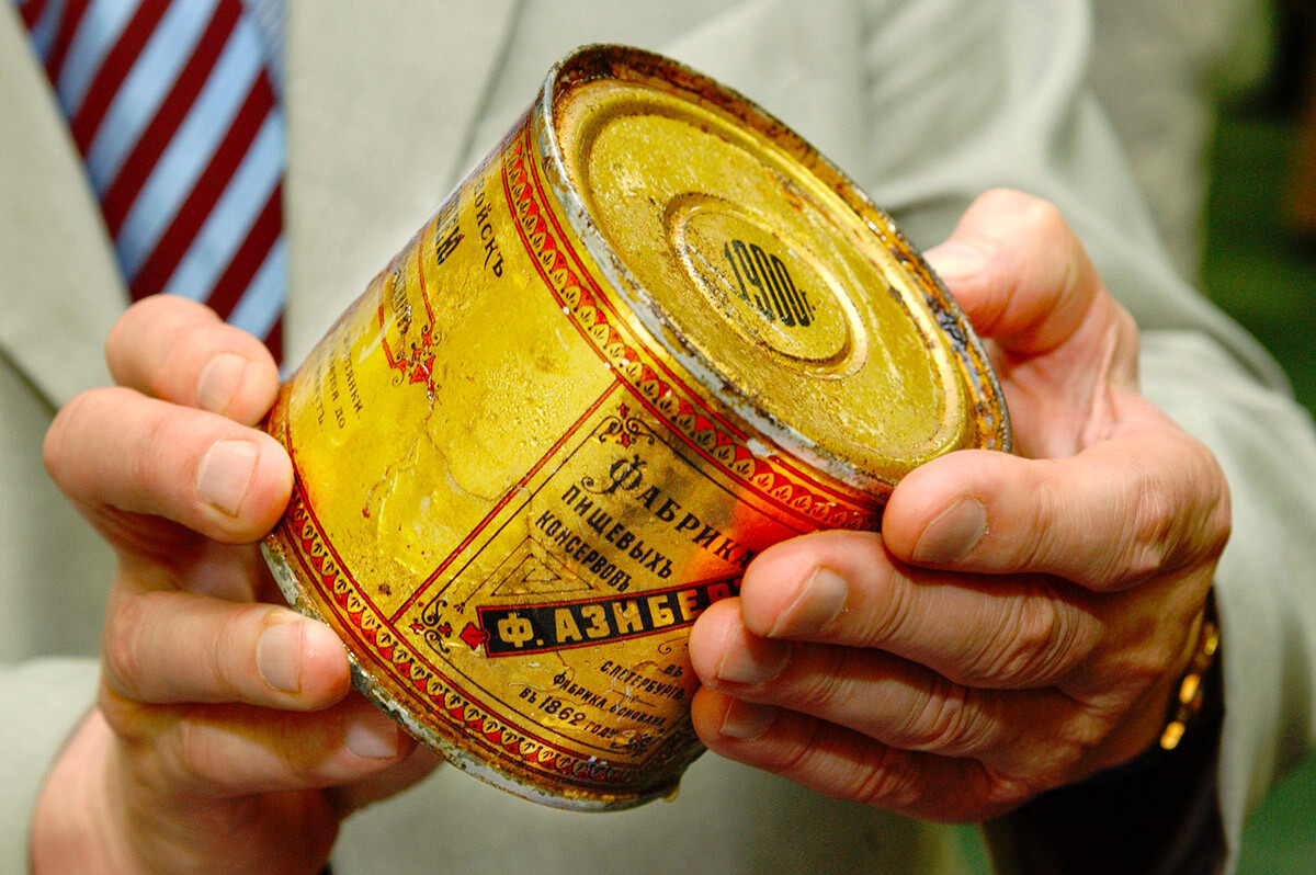 A tin of soup with meat and porridge produced in 1900 by the first Russian cannery. It was found by expedition in 1973.