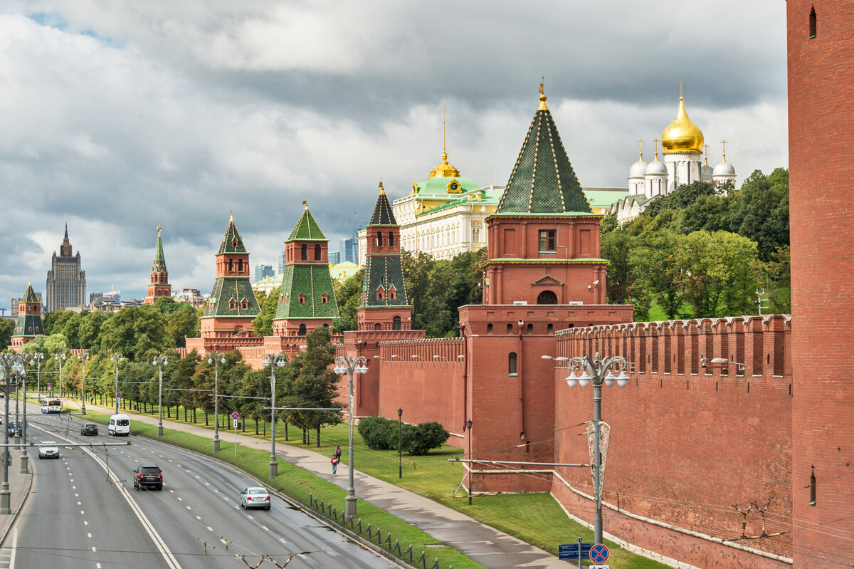 Le mura del Cremlino sul lato della Moscova