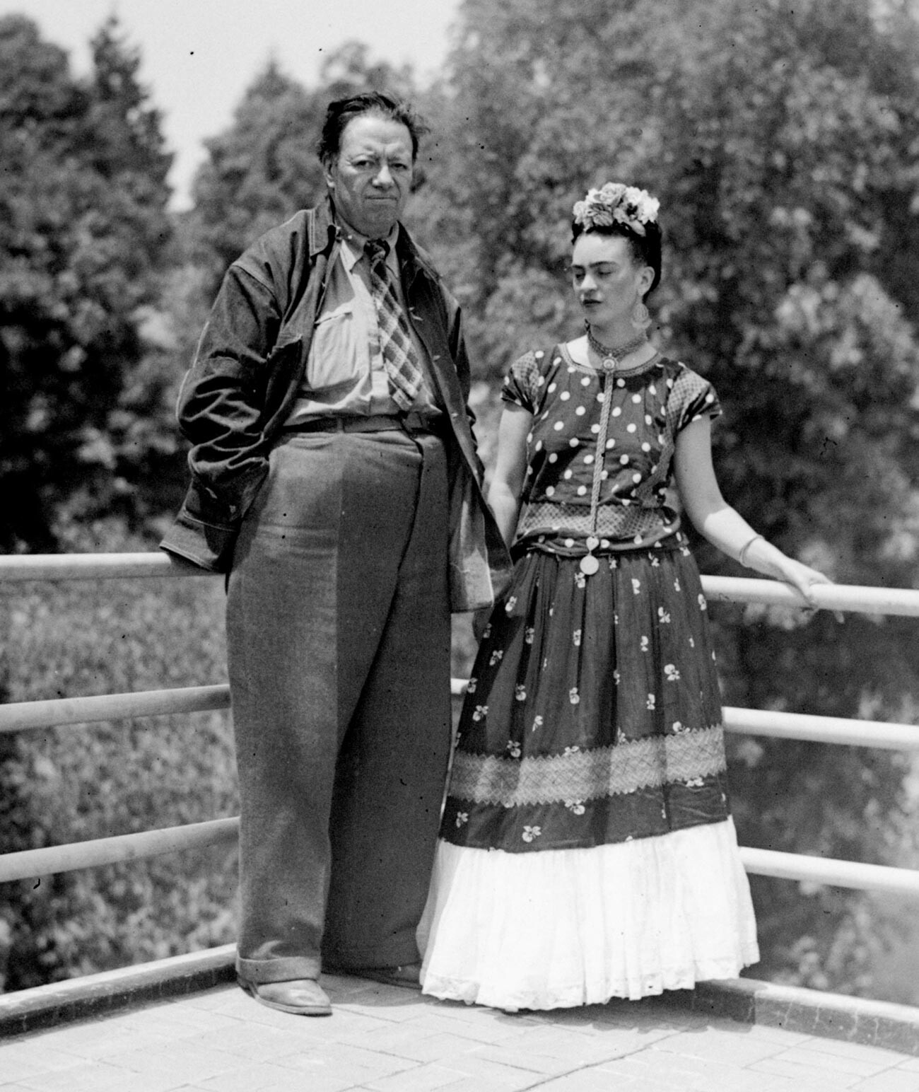 Mehiški slikar Diego Rivera in njegova žena Frida Kahlo na njunem domu v Mexico Cityju, 13. april 1939