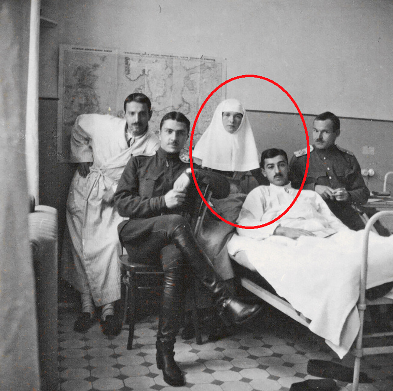 病院にて、オリガとドミトリー・シャフ＝バゴフ
