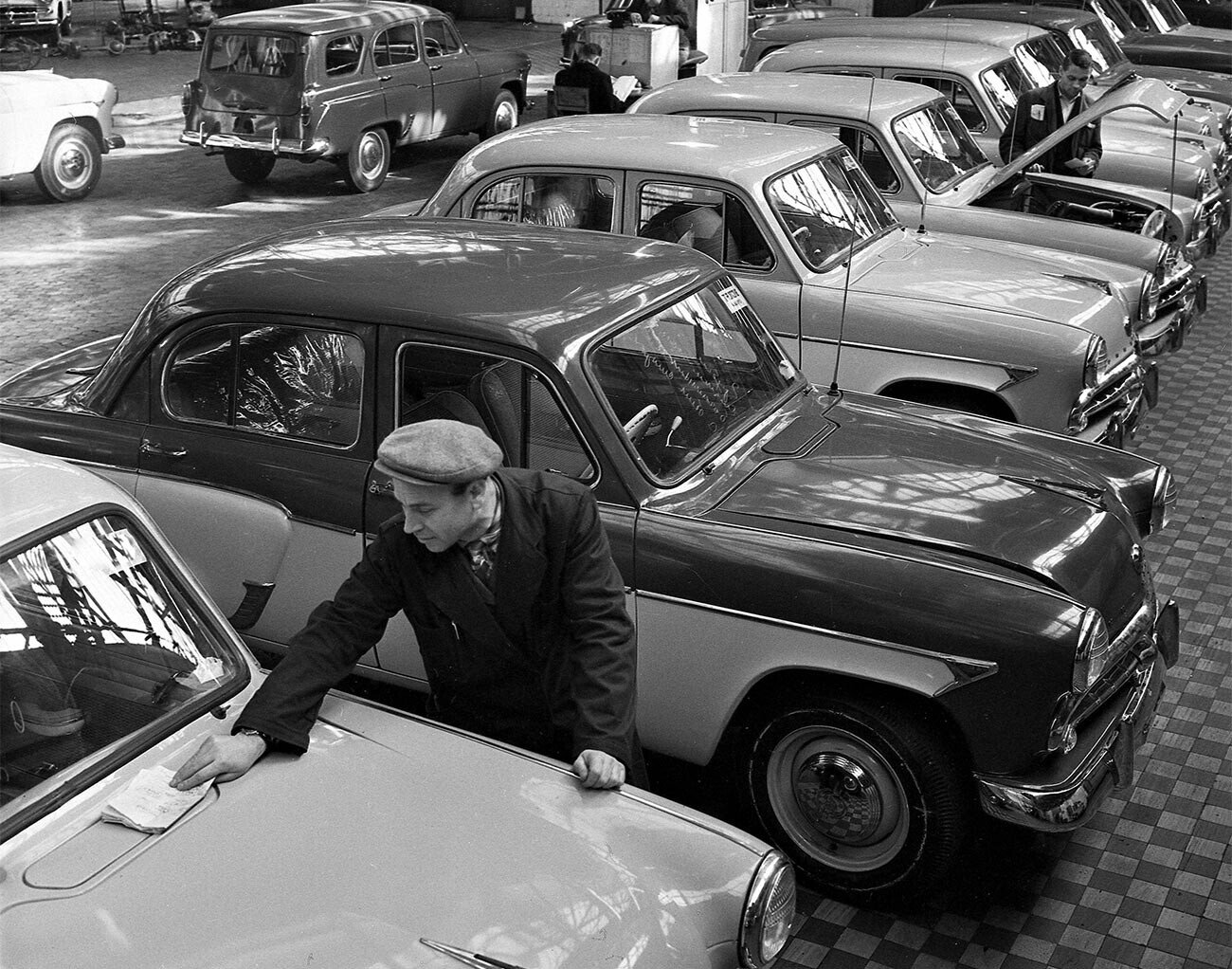 Avtomobili Moskvič 407, izdelani v Moskovski tovarni avtomobilov (od leta 1968 Avtomobilska tovarna Leninskega komsomola), namenjeni za izvoz. 