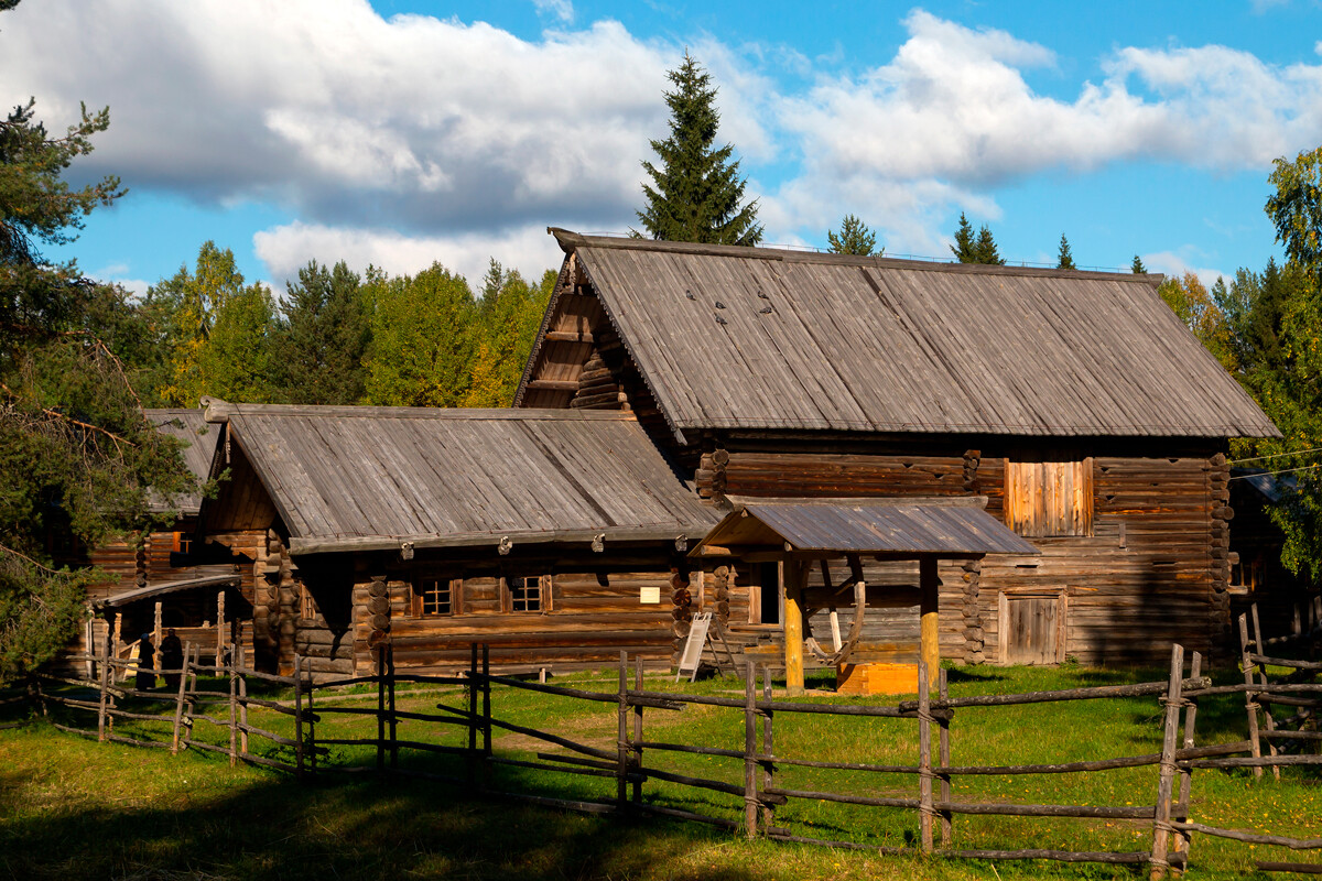 Posestvo Rusinovih v Muzeju lesene arhitekture Malije Koreli, Arhangelska regija