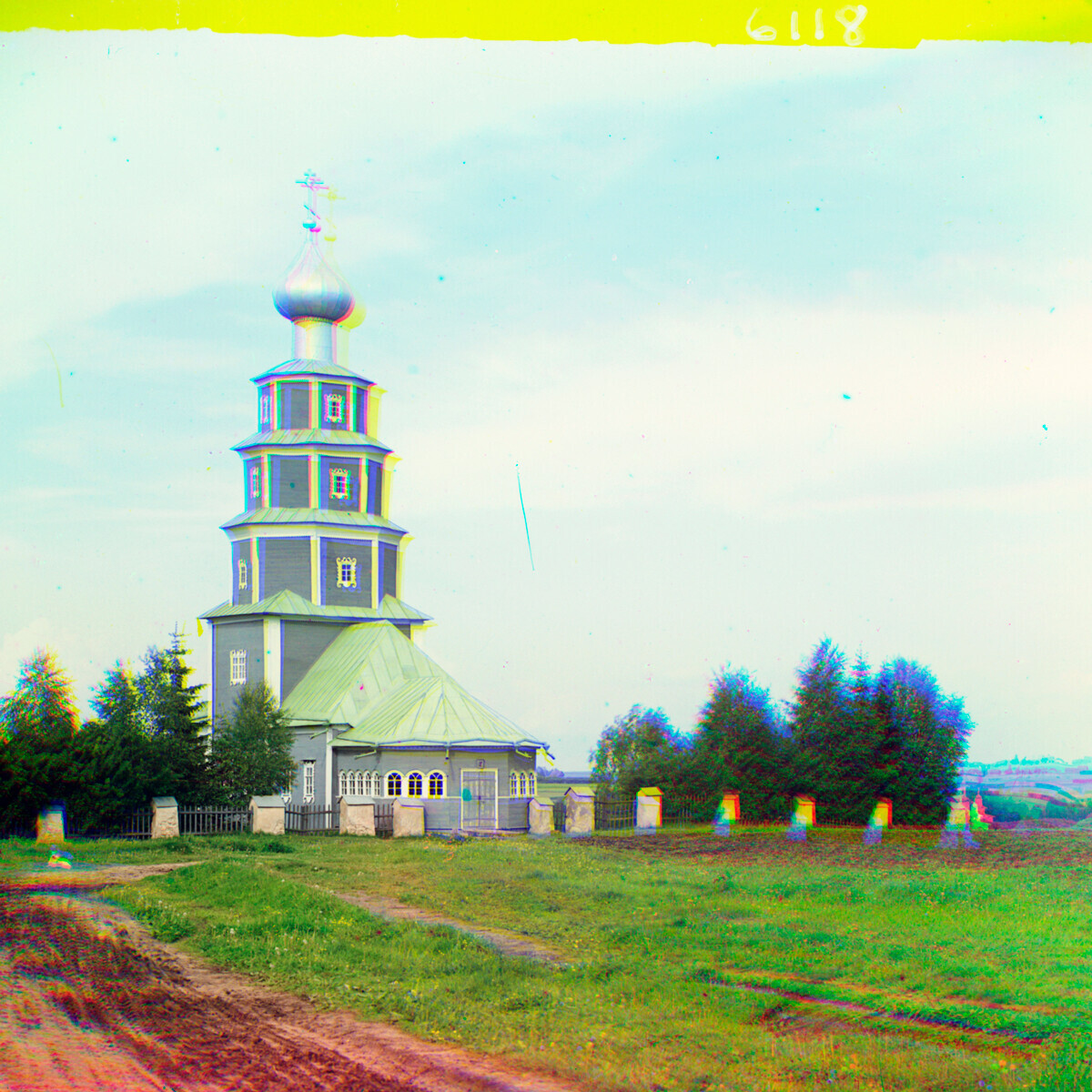 Torzhok. Ikon Gereja Perawan Tikhvin (Gereja Kenaikan Tua), pemandangan barat laut. Musim panas 1910