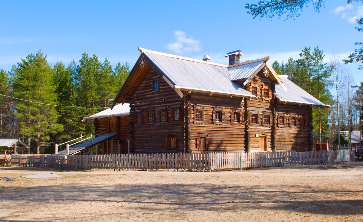 Дом из музея деревянного зодчества «Малые Корелы»