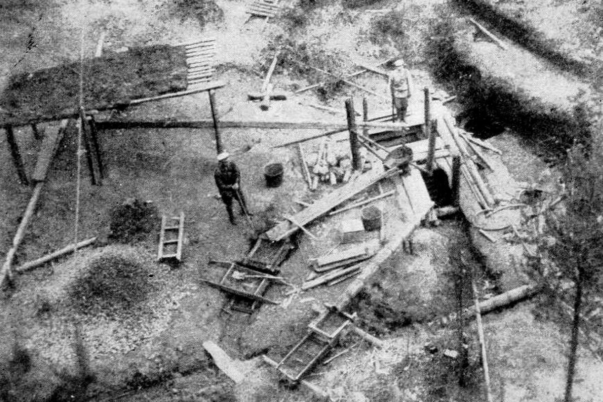 Una mina abierta en la época de su desarrollo. Ekaterimburgo, 1919.